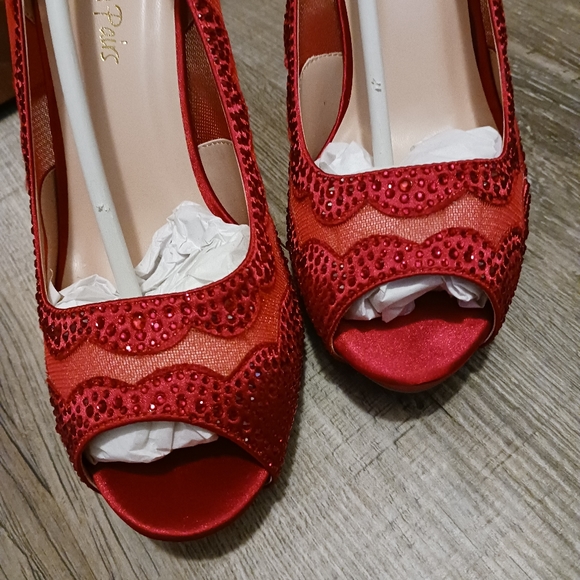 Like-New DREAM PAIRS Red Heels Sz 9 - Picture 8 of 16